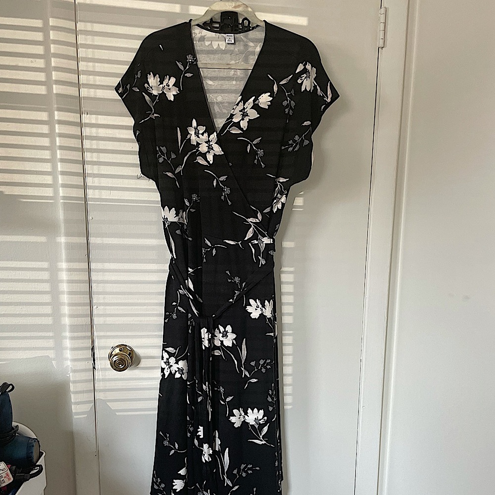 Black and white Floral wrap dress